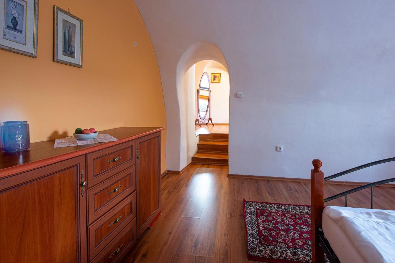 Hotel Penzion Familia à Poprad Extérieur photo
