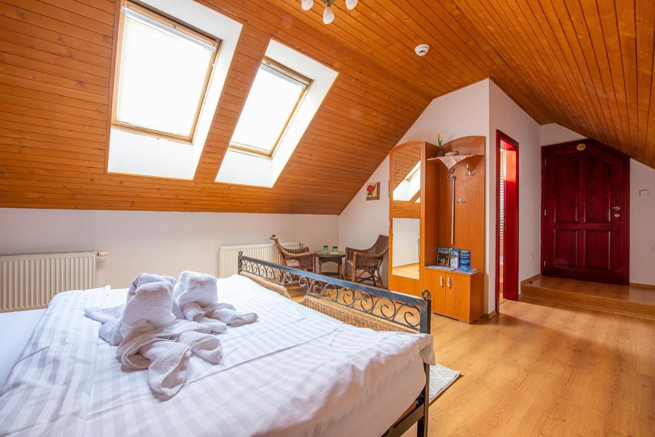 Hotel Penzion Familia à Poprad Extérieur photo
