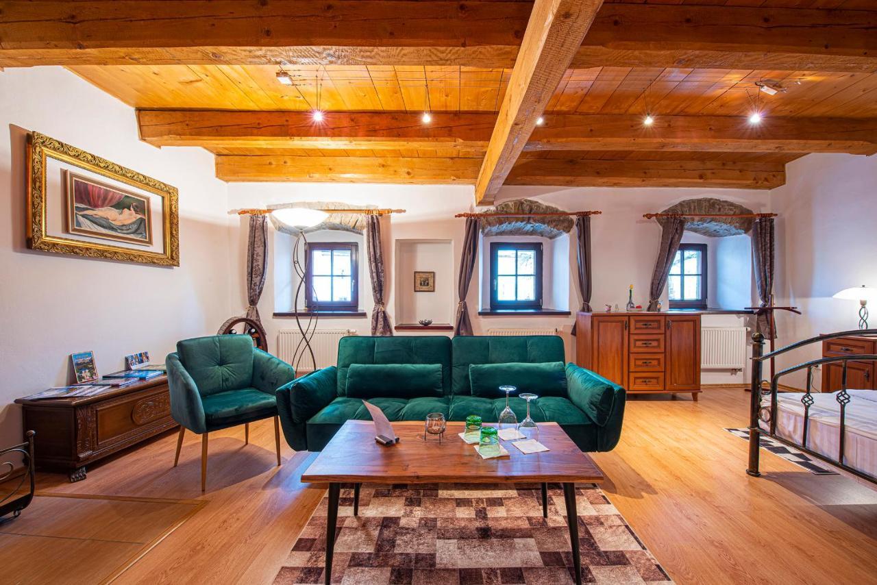 Hotel Penzion Familia à Poprad Extérieur photo