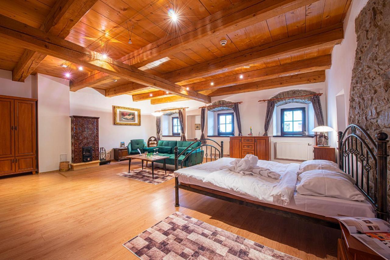 Hotel Penzion Familia à Poprad Extérieur photo